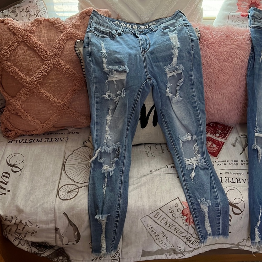 Blue frayed jeans, only been worn once